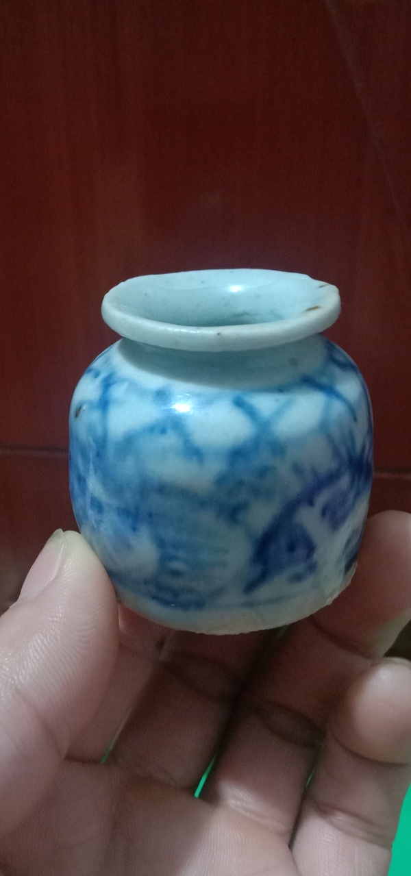 古玩陶瓷清中期.淡描青花花卉紋水盂及海棠小盤430拍賣,當前價格430元