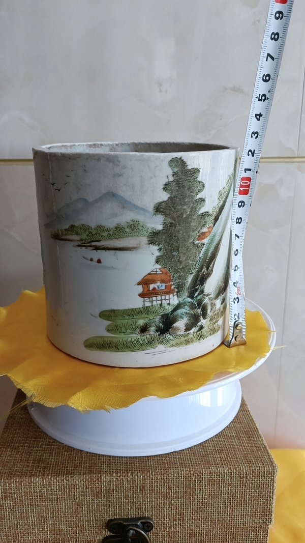 古玩陶瓷晚清民國青綠山水粉彩壺改大筆筒拍賣,當前價格298元