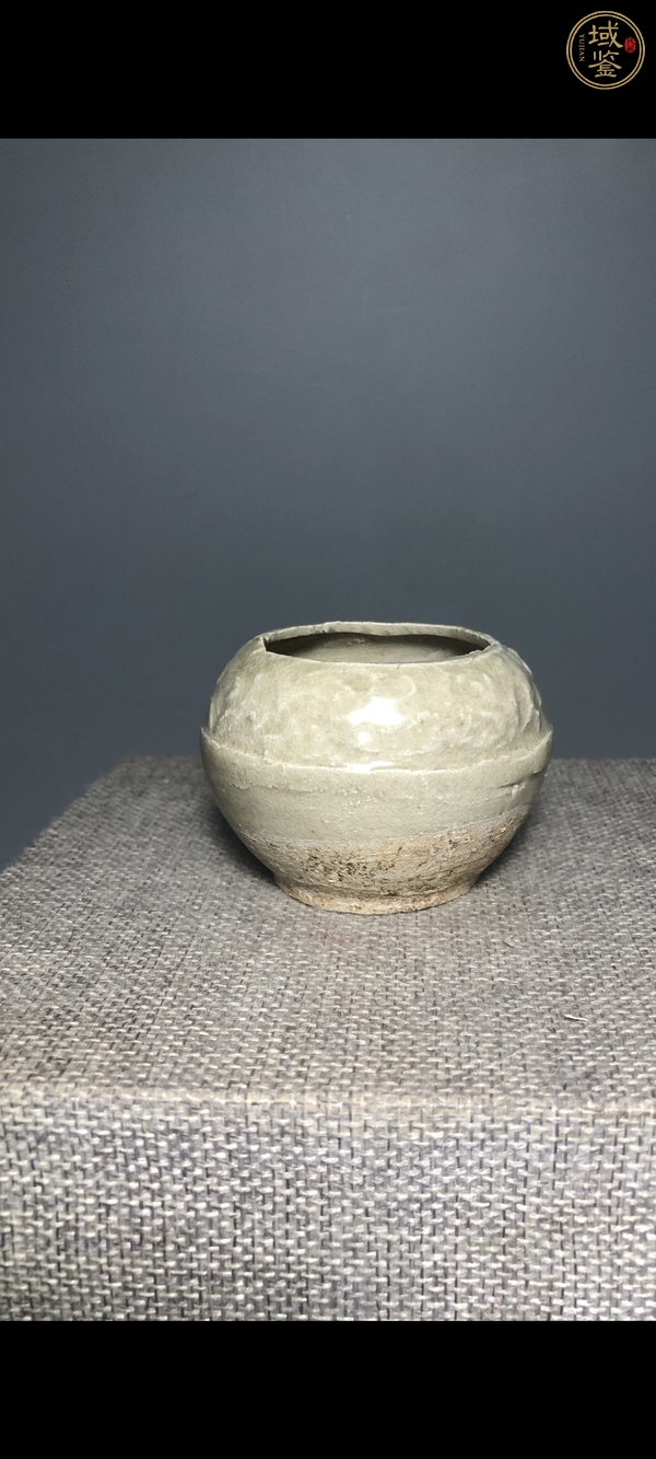 古玩元代·青白釉模印花卉紋水盂真品鑒賞圖