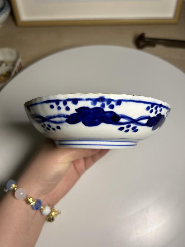 古玩陶瓷清晚期 青花云龍三現(xiàn)花口大盤拍賣,當(dāng)前價(jià)格290元
