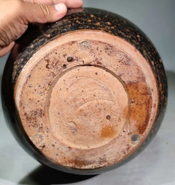古玩陶瓷窯變釉黑褐釉罐拍賣,當前價格150元