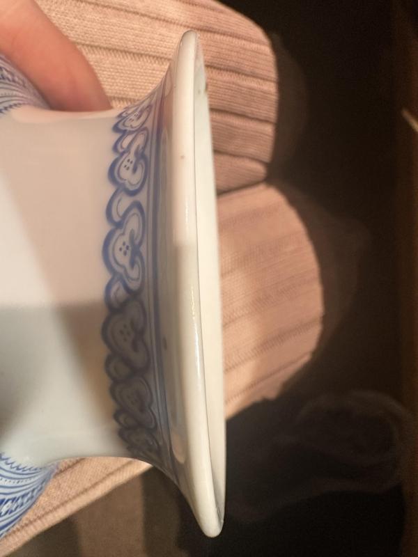 古玩陶瓷解放初期粉彩仕女故事圖燈籠瓶拍賣,當(dāng)前價格2800元
