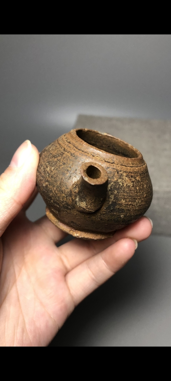 古玩陶瓷宋元吉州窯系醬釉水滴拍賣,當前價格980元