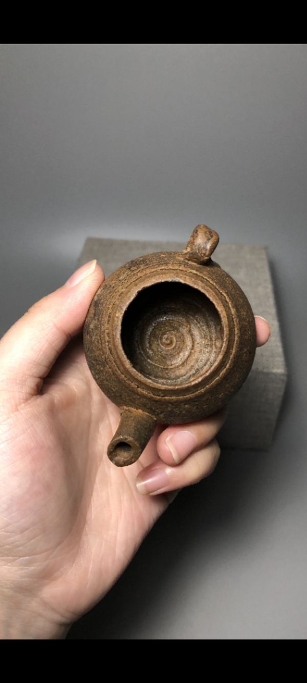 古玩陶瓷宋元吉州窯系醬釉水滴拍賣,當前價格980元