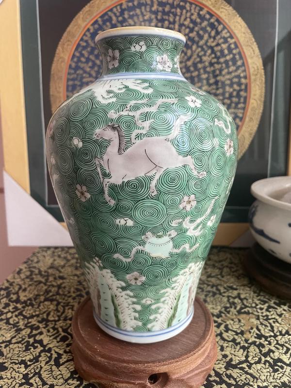 古玩陶瓷海水江崖落花流水天馬紋梅瓶拍賣,當(dāng)前價格10000元