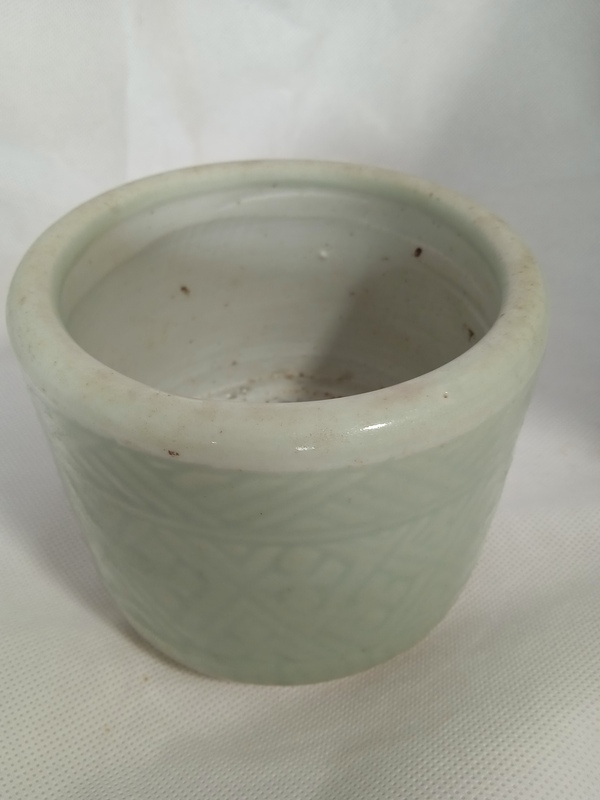 古玩陶瓷清豆青釉暗刻香爐拍賣,當(dāng)前價(jià)格666元