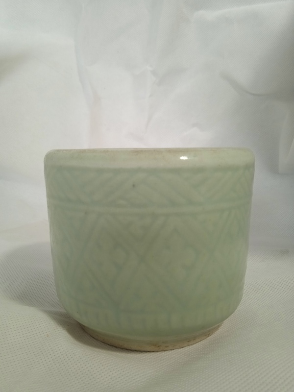 古玩陶瓷清豆青釉暗刻香爐拍賣,當(dāng)前價(jià)格666元