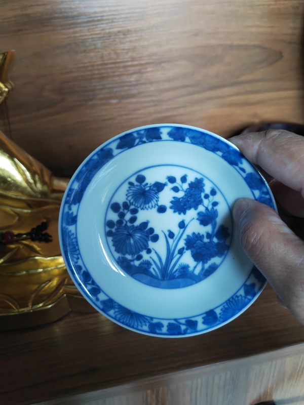 古玩陶瓷外紫金釉內青花花卉紋盤拍賣，當前價格1680元