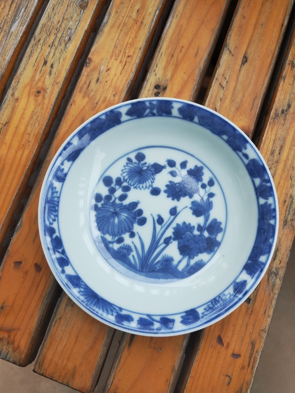 古玩陶瓷外紫金釉內青花花卉紋盤拍賣,當前價格1680元