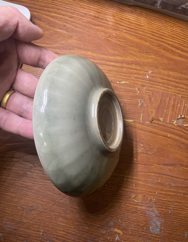 古玩陶瓷【平臺實物保真】精品南宋龍泉青瓷刻仰蓮紋盤拍賣,當前價格12888元