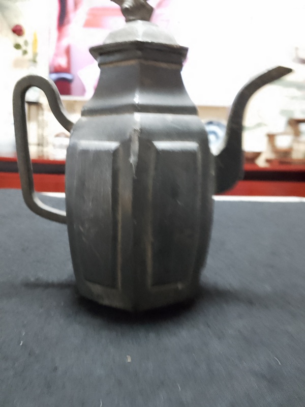 古玩雜項(xiàng)晚清民國(guó)六楞錫酒壺拍賣(mài),當(dāng)前價(jià)格500元