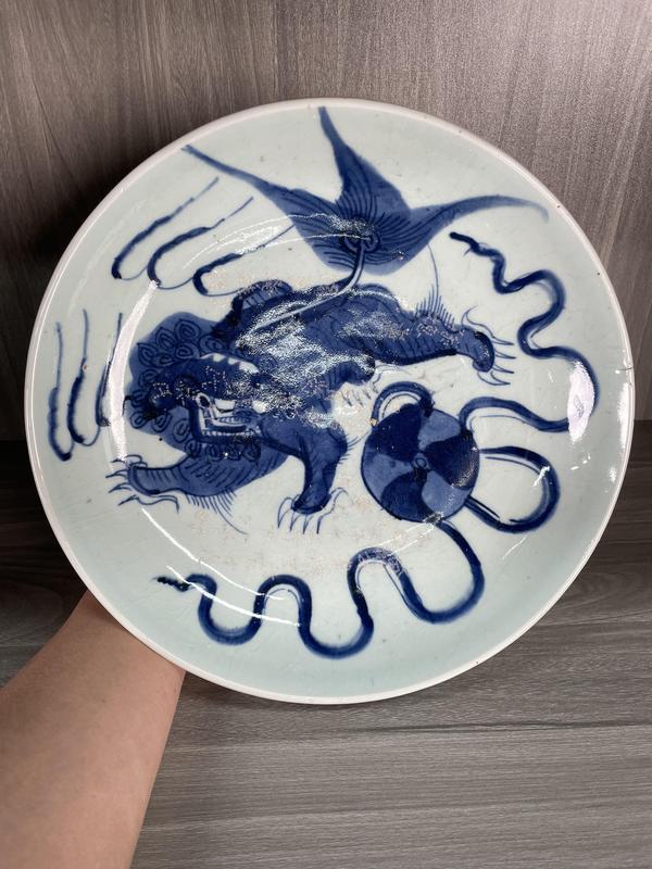 古玩陶瓷清早期 青花獅子滾繡球圖大盤拍賣,當(dāng)前價(jià)格3800元