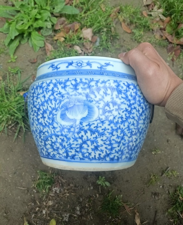 古玩轉賣清中期青花淡描花卉紋粥罐拍賣,當前價格21000元