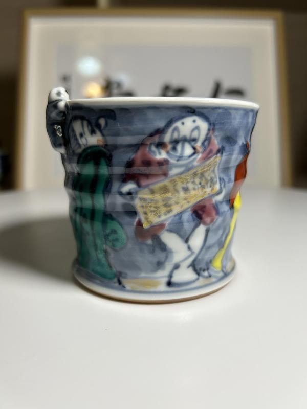 古玩陶瓷日本名家昭和青花加彩人物紋貼塑童子杯拍賣(mài),當(dāng)前價(jià)格580元