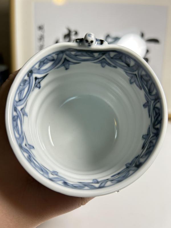 古玩陶瓷日本名家昭和青花加彩人物紋貼塑童子杯拍賣(mài),當(dāng)前價(jià)格580元