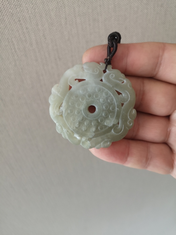 古玩玉器青海料雕雙龍佩拍賣,當(dāng)前價(jià)格260元