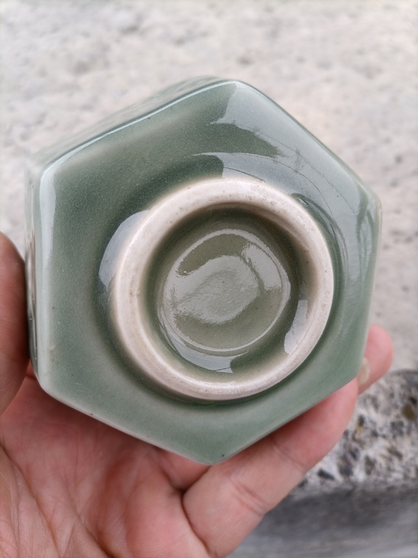 古玩陶瓷龍泉瓷長青釉印花杯拍賣,當(dāng)前價格260元