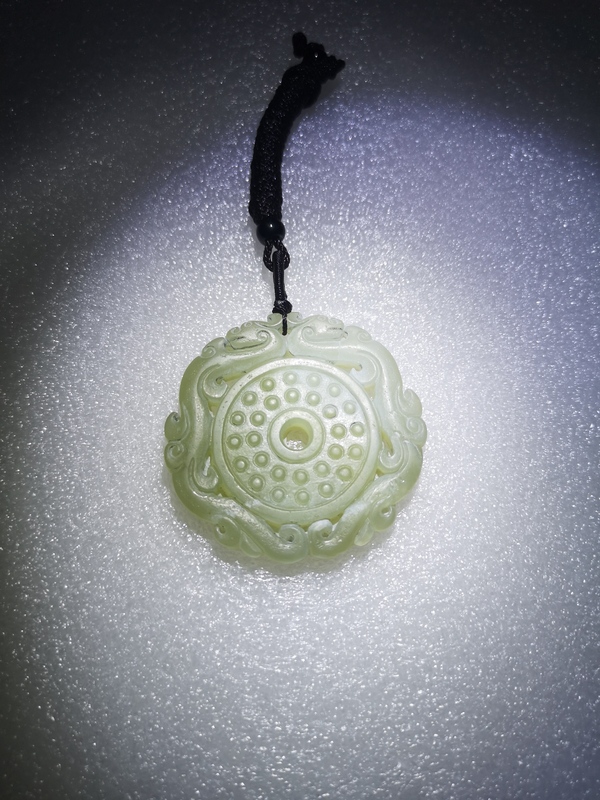 古玩玉器青海料雕雙龍佩拍賣,當(dāng)前價(jià)格260元