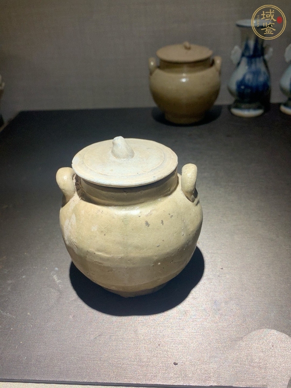 古玩唐代·青釉雙系瓜棱蓋罐真品鑒賞圖