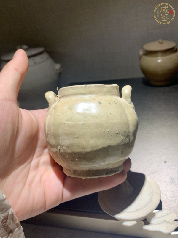 古玩陶瓷唐代·青釉雙系瓜棱蓋罐真品鑒賞圖