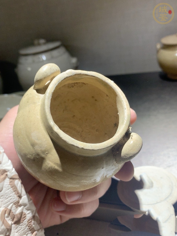 古玩陶瓷唐代·青釉雙系瓜棱蓋罐真品鑒賞圖