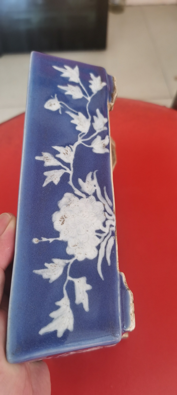古玩陶瓷霽藍釉堆白花卉紋水仙盆拍賣,當前價格2800元