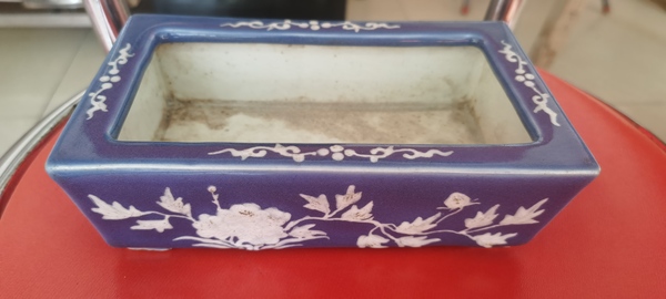 古玩陶瓷霽藍釉堆白花卉紋水仙盆拍賣,當前價格2800元