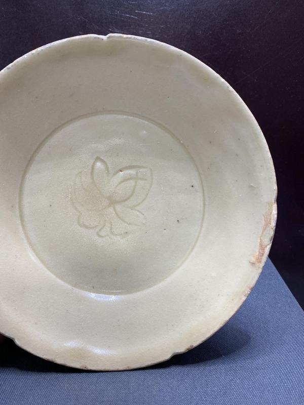 古玩陶瓷精品宋代仿定窯花口刻花洗拍賣,當前價格1998元