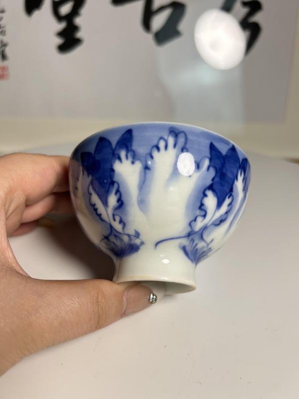 古玩陶瓷民國 精品青花花卉紋壓手杯拍賣,當前價格290元