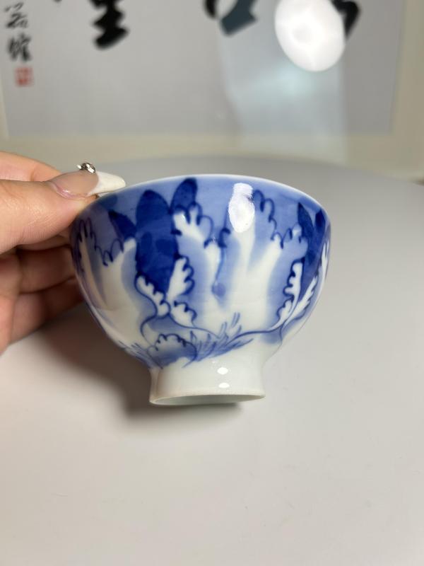 古玩陶瓷民國 精品青花花卉紋壓手杯拍賣,當前價格290元