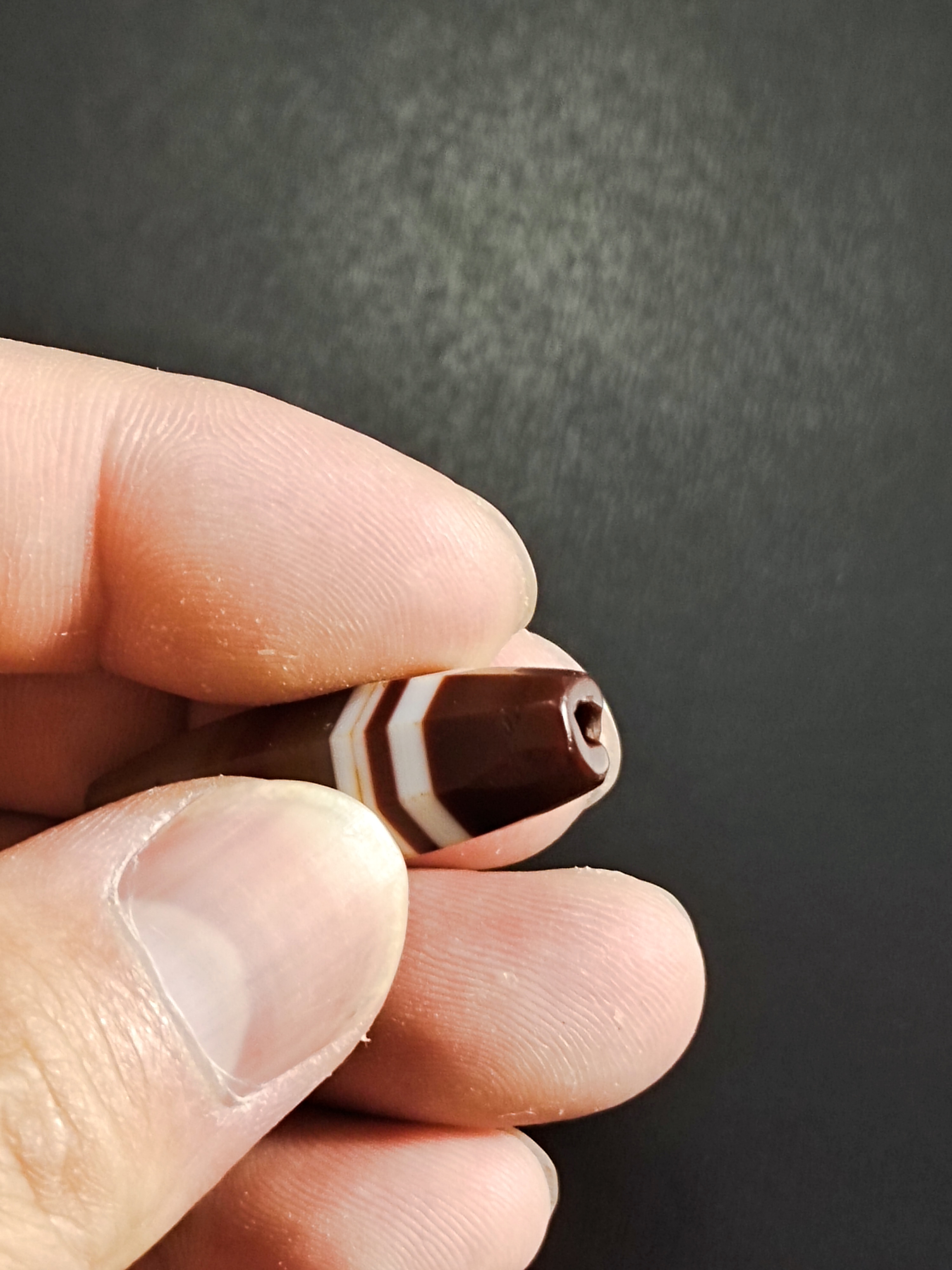 域鉴古玩】【两线玛瑙天珠】清中期缠丝玛瑙棱珠拍卖价格/图片/值 域鉴古玩】【两线玛瑙天珠】清中期缠丝玛瑙棱珠拍卖价格/图片/值