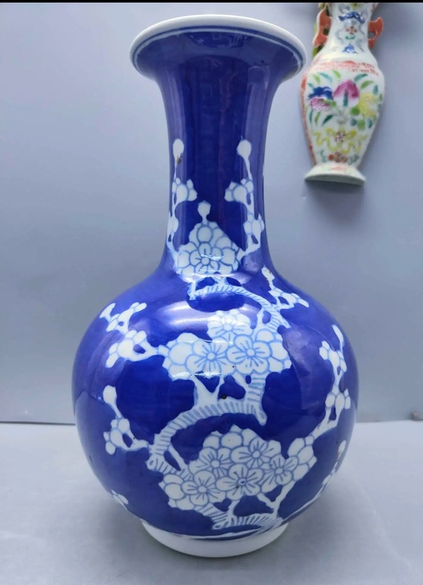 古玩陶瓷青花留白冰梅紋賞瓶拍賣,當前價格1698元