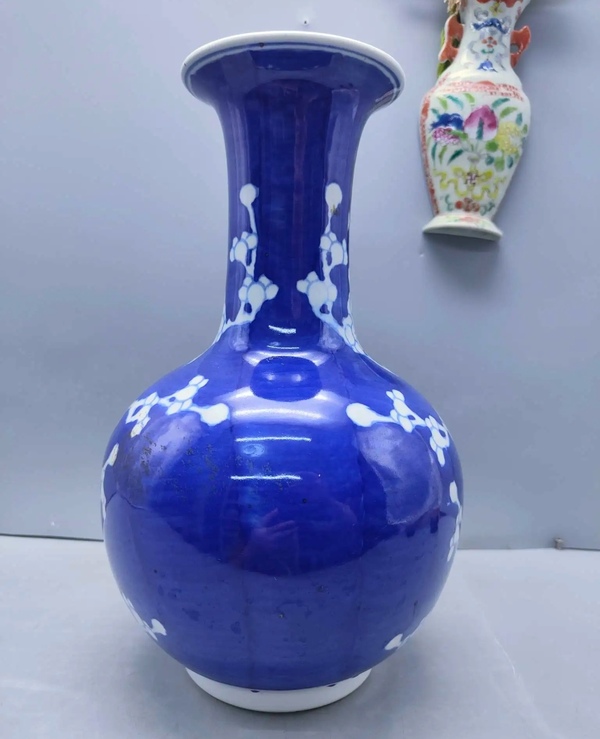 古玩陶瓷青花留白冰梅紋賞瓶拍賣,當前價格1698元