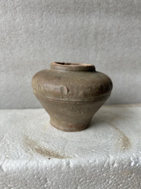 古玩轉(zhuǎn)賣宋元 青釉水盂拍賣,當(dāng)前價(jià)格958元