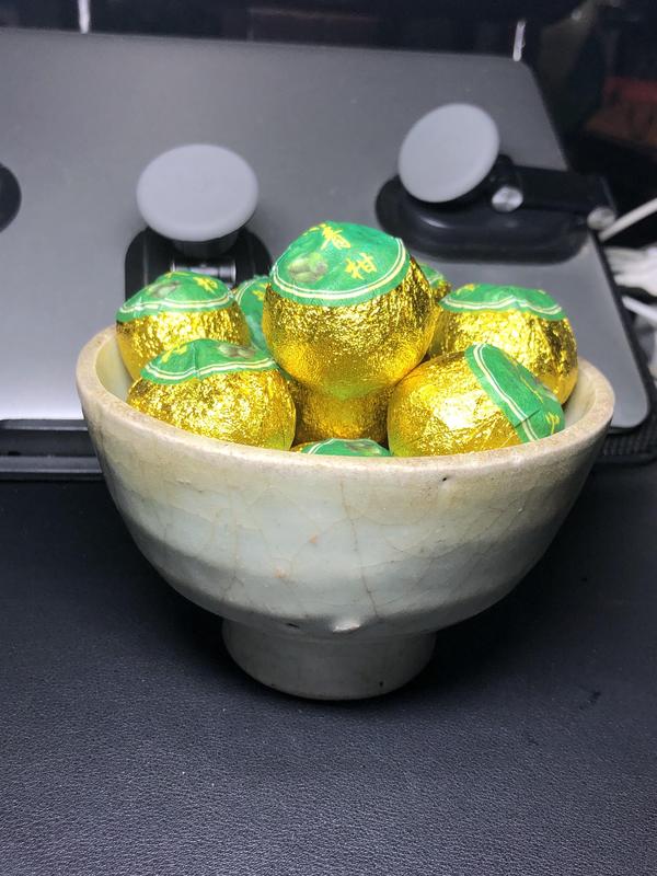古玩陶瓷南宋龍泉窯帝皇綠翡翠玉化官釉高足碗拍賣,當(dāng)前價格1800元