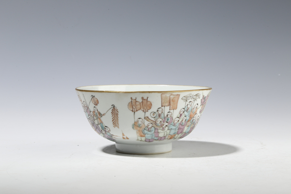 古玩陶瓷粉彩百子鬧春內(nèi)和合二仙圖碗拍賣,當(dāng)前價(jià)格10000元