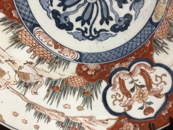 古玩陶瓷青花加彩盤真品鑒賞圖