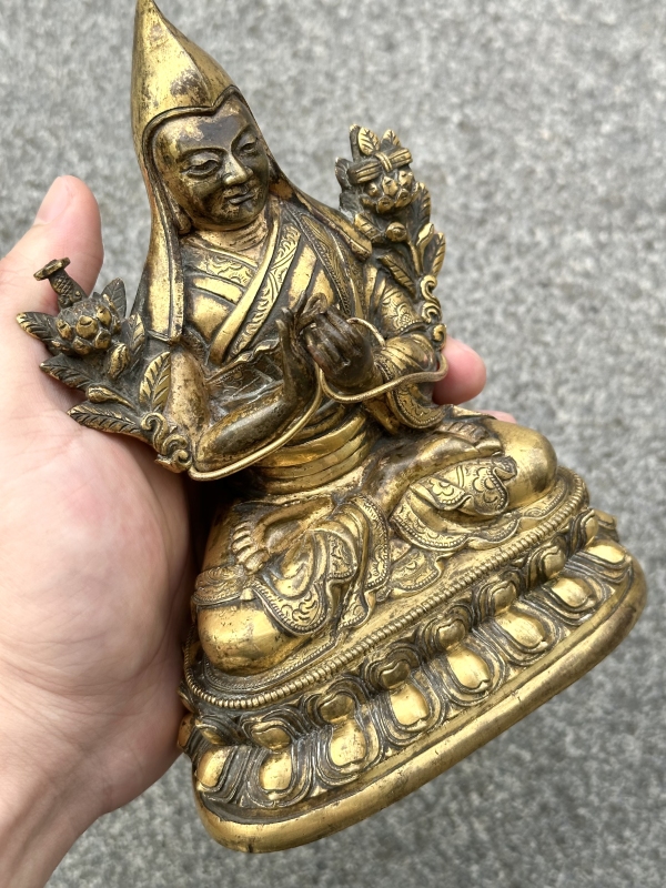 古玩铜器黄教上师像拍卖，当前价格70000元