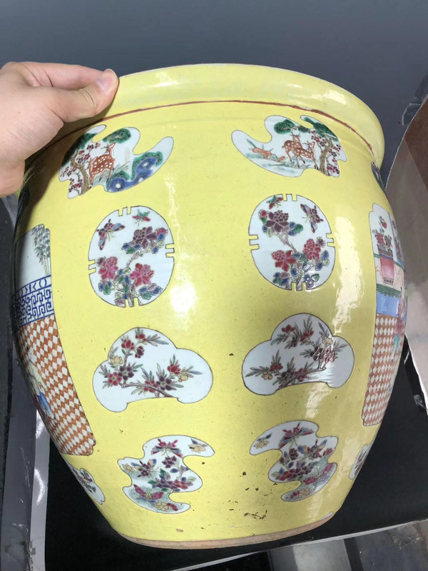 古玩陶瓷(已實物鑒真)晚清-黃地粉彩-嬰戲紋-開窗卷缸拍賣,當前價格40432元