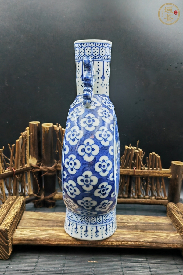 古玩陶瓷清光绪 青花人物纹抱月瓶真品鉴赏图