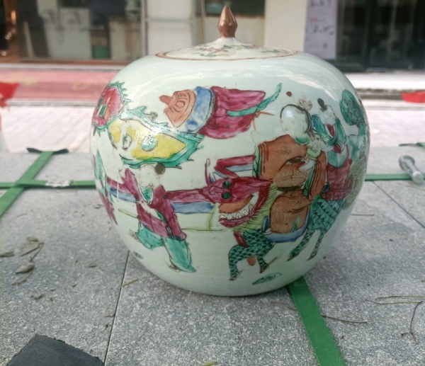 古玩陶瓷晚清時期同治麒麟送子西瓜罐拍賣,當前價格0元