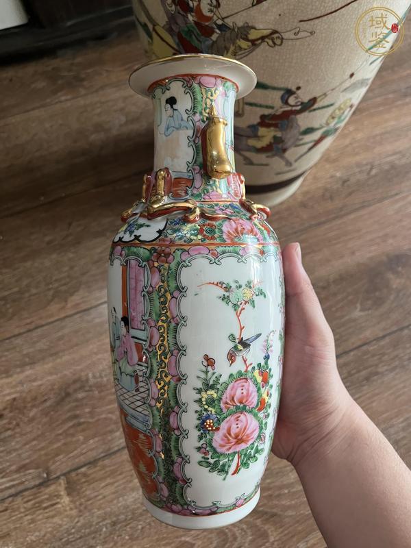 古玩陶瓷广彩描金人物纹双耳瓶真品鉴赏图