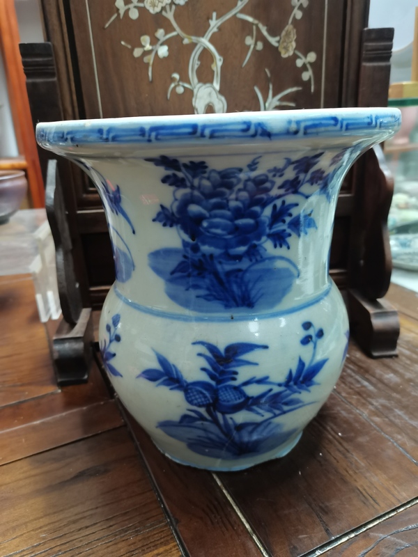 古玩陶瓷清中細路青花花卉紋渣斗拍賣,當前價格4000元