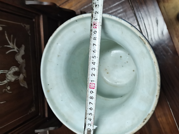 古玩陶瓷清中細路青花花卉紋渣斗拍賣,當前價格4000元