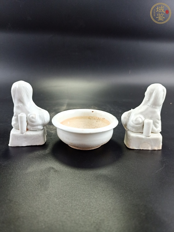 古玩陶瓷明末清初·白釉三供真品鑒賞圖