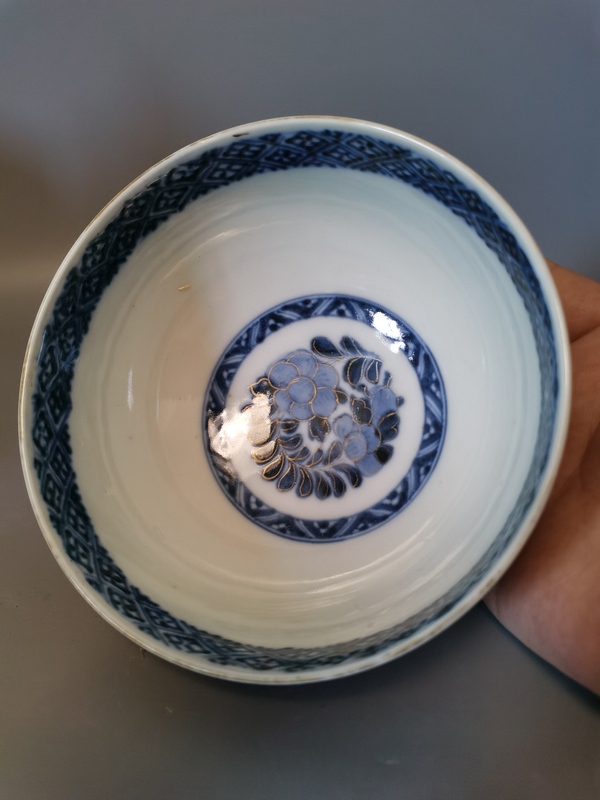 古玩陶瓷【有贈品】晚清民國青花五彩描金花卉蓋碗拍賣,當前價格796元