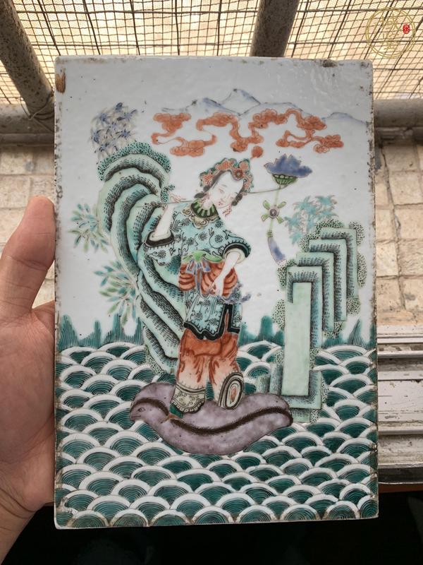 古玩陶瓷粉彩仙女騎海獸紋瓷板畫(huà)真品鑒賞圖