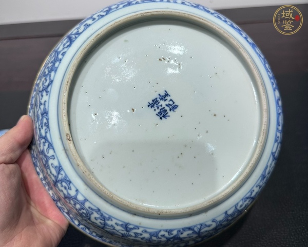 古玩陶瓷青花纏枝花卉紋蓋碗真品鑒賞圖