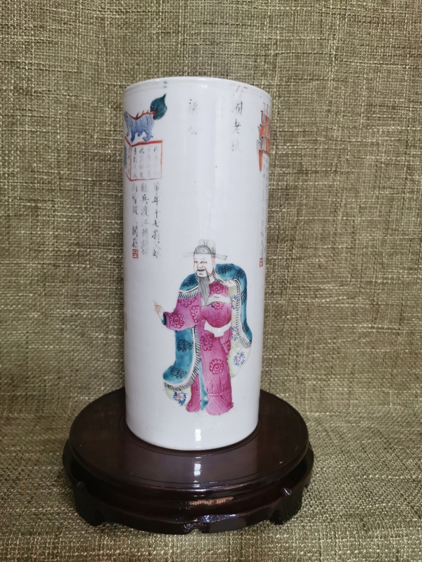 古玩轉(zhuǎn)賣粉彩無雙譜人物紋帽筒拍賣，當(dāng)前價格1588元