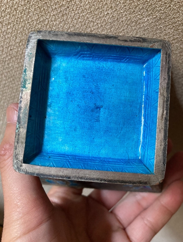 古玩陶瓷清代銅胎琺瑯彩人物故事紋方斗水仙盆拍賣,當前價格1280元